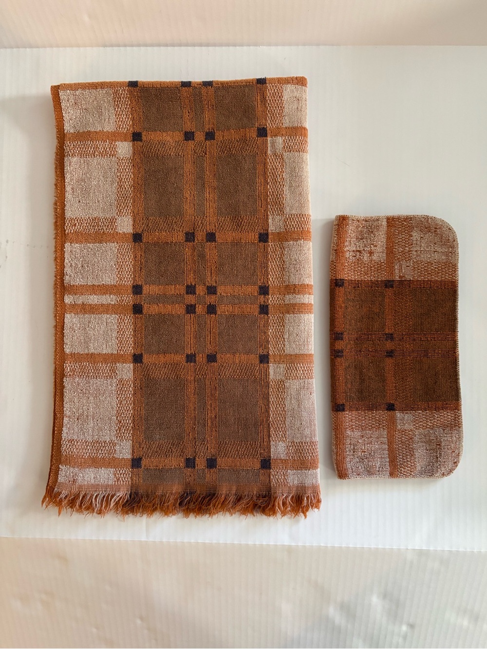 Vintage Lady Pepperell Bath Towel & Wash Cloth Set Geometric Design
